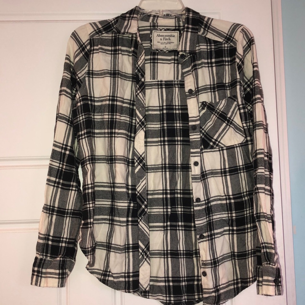 FLASH SALE  Black and white flannel
